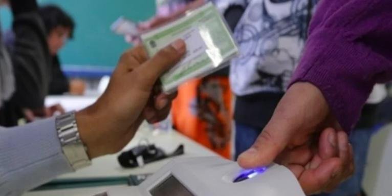 Capa TSE autoriza pagamento de até R$ 40 para alimentação de mesários