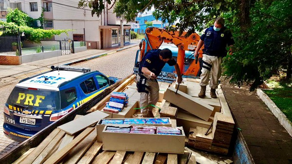 Capa Palmeira das Missões: Quase uma tonelada de maconha é apreendida