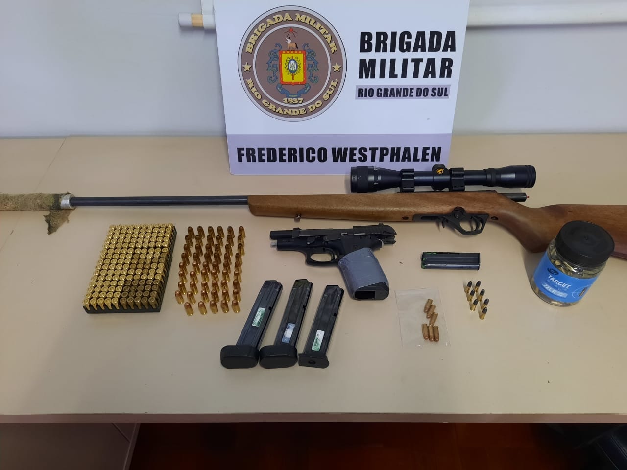 Capa BM prende homem por porte e apreende 516 munições