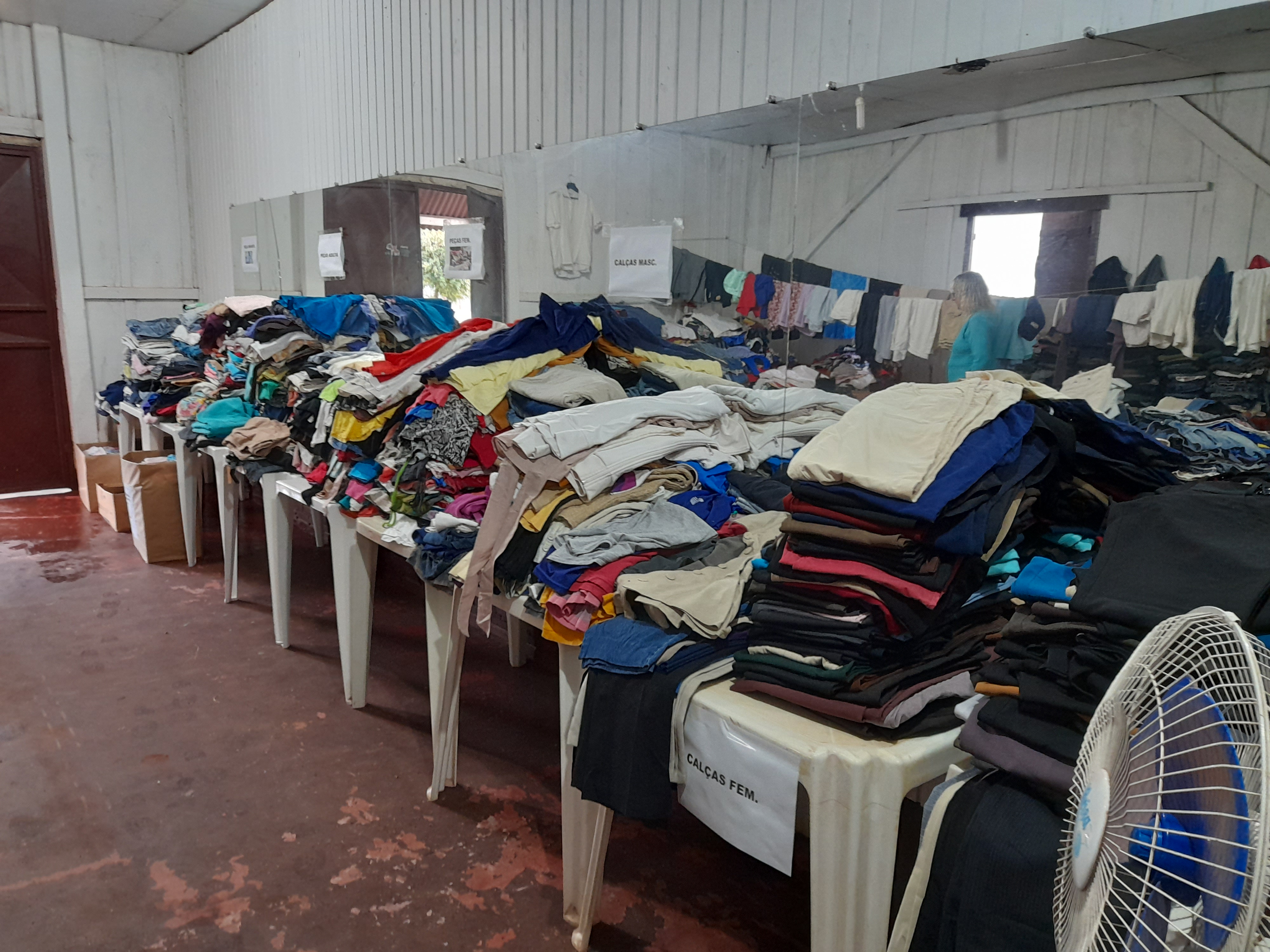 Capa Dois Irmãos das Missões: Mais de mil peças de roupas são doadas pela comunidade