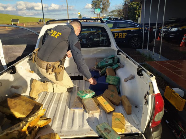 Capa Seberi: PRF prende casal com 50 quilos de cocaína