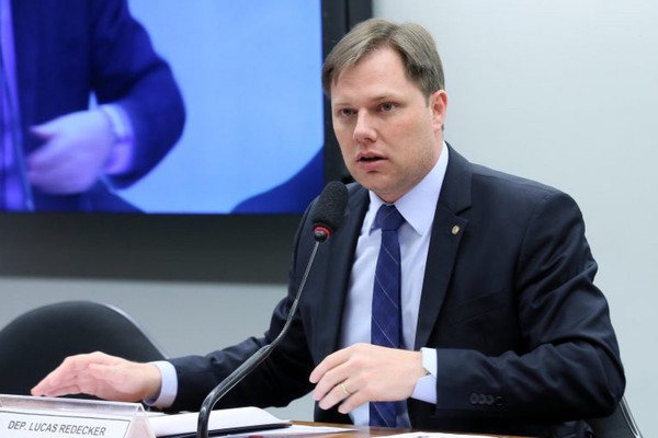 Capa Dois Irmãos das Missões: Lucas Redecker destina R$ 100 mil para custeio da Saúde