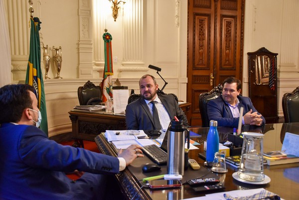 Capa Famurs solicita ao Estado reajuste no valor do transporte escolar