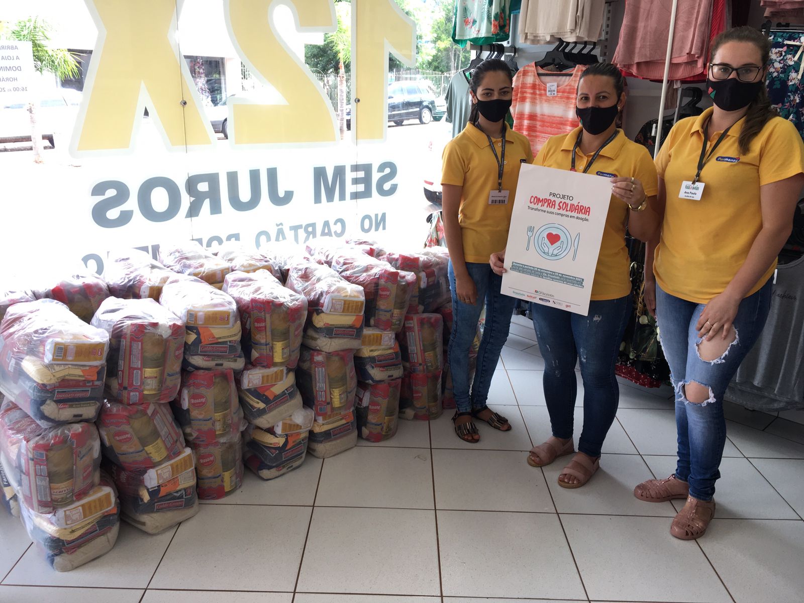 Capa Por Menos doa cestas básicas à Secretaria de Assistência Social de Erval Seco