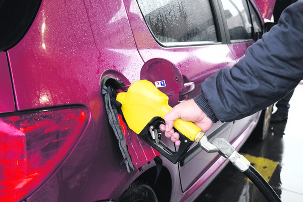 Capa Petrobras anuncia redução de R$ 0,25 no preço da gasolina nas refinarias