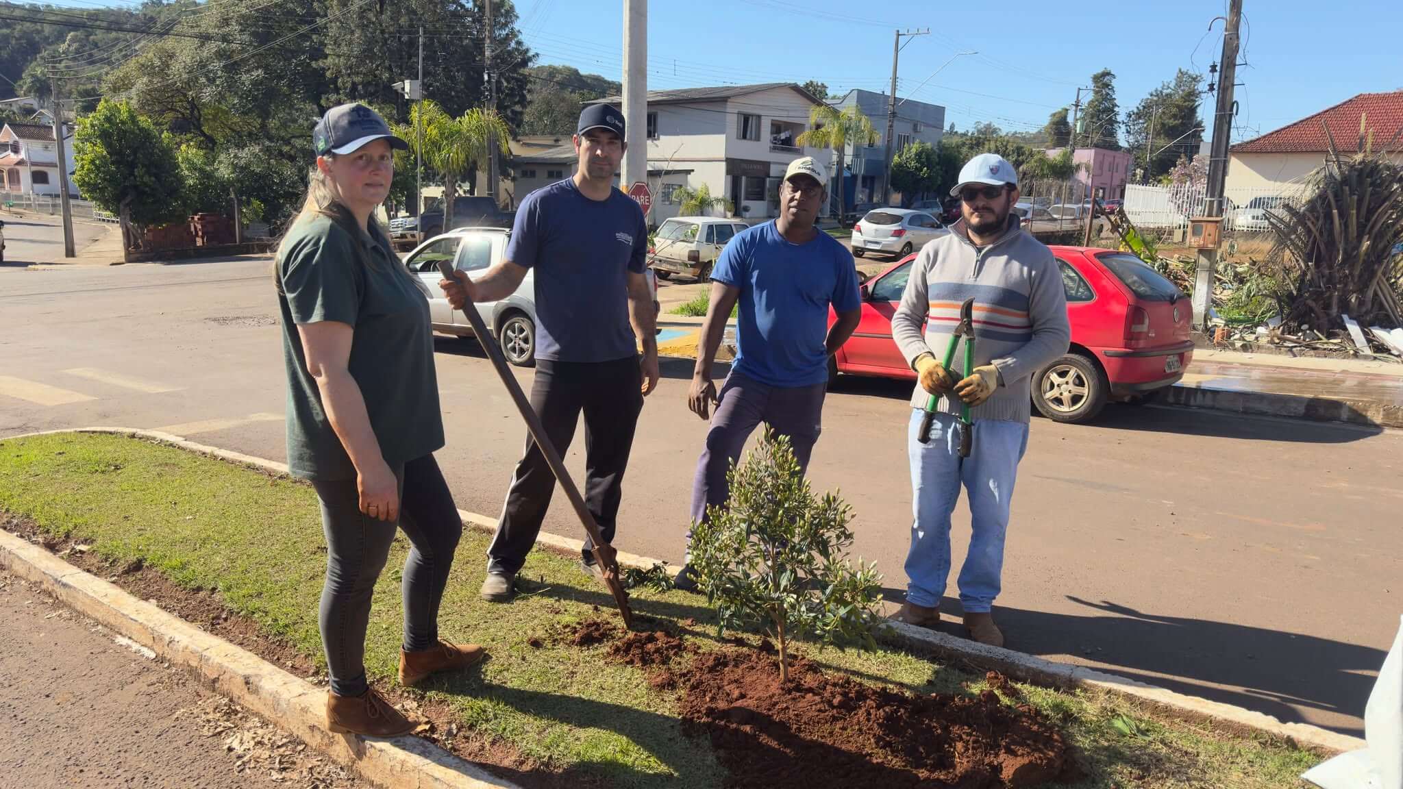 Capa Secretaria da Agricultura e Meio Ambiente inicia plantio de mudas de árvores nas avenidas de Erval Seco
