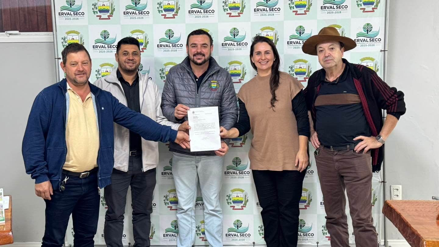 Capa Prefeito Eder Wink recebe vereadores da bancada do Partido dos Trabalhadores para entrega de ofício sobre emenda parlamentar