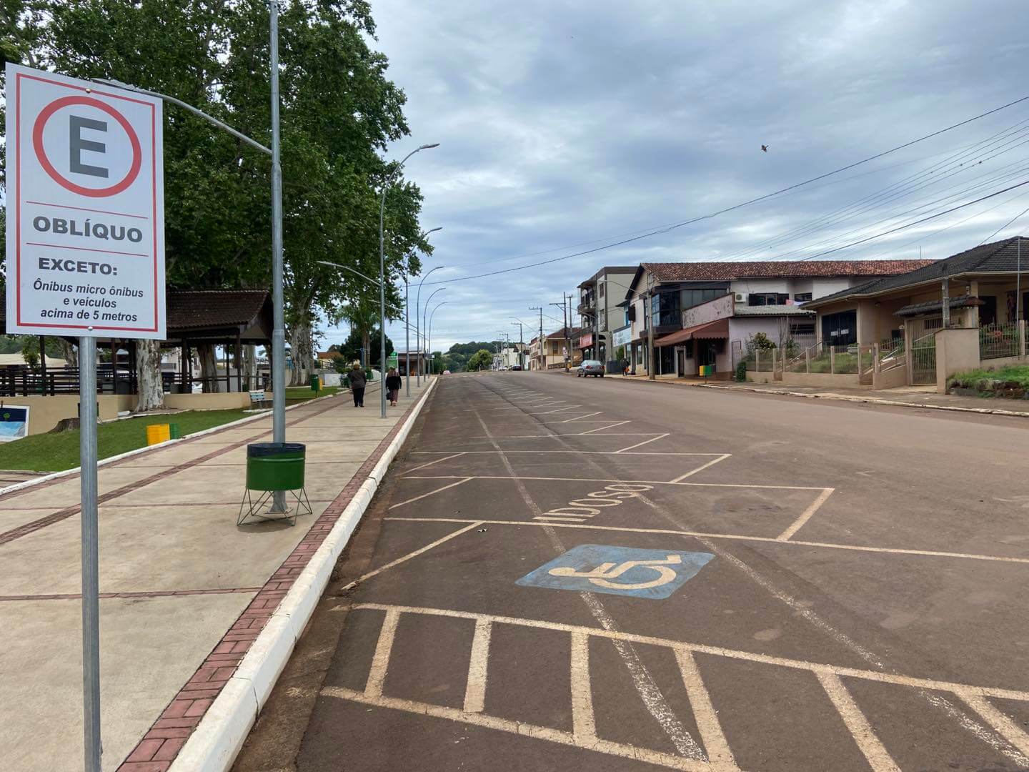 Capa Prefeitura de Erval Seco realiza instalação de novas placas de sinalização no entorno da Praça do Imigrante