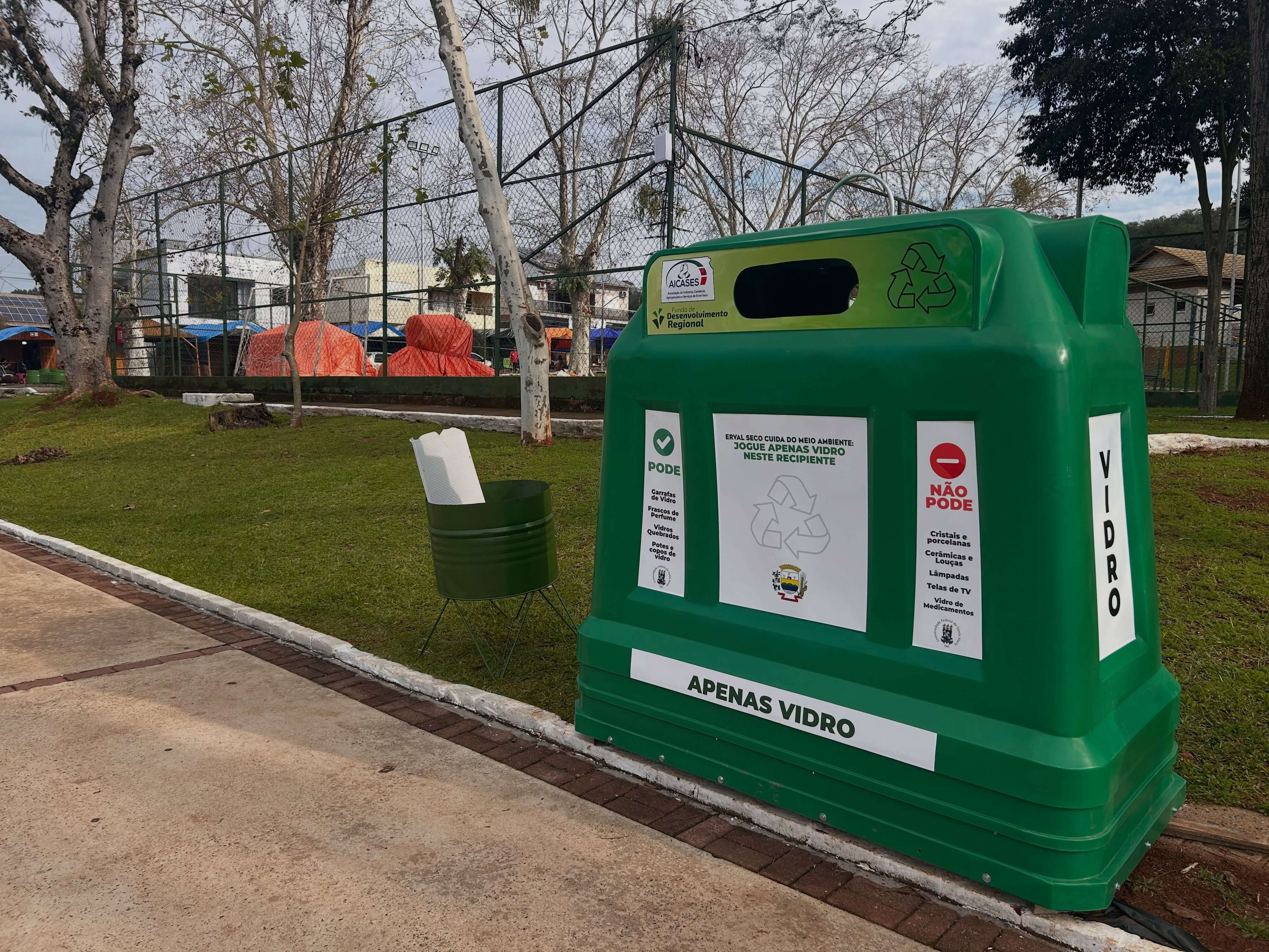 Capa Eco Ponto é instalado na Praça do Imigrante para descarte correto de vidros