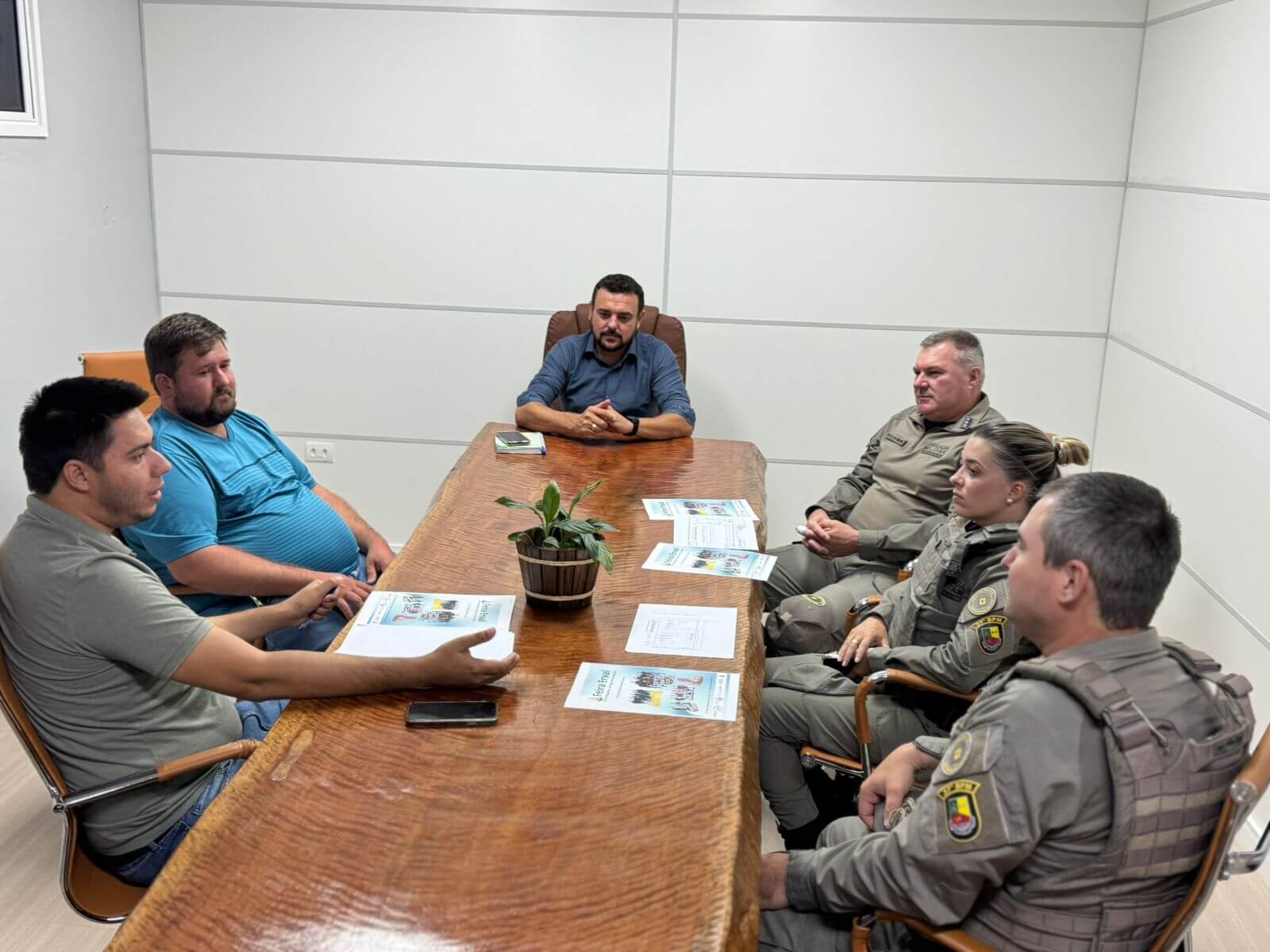 Capa Prefeitura de Erval Seco realiza reunião para tratar da segurança e policiamento da Feira Erval
