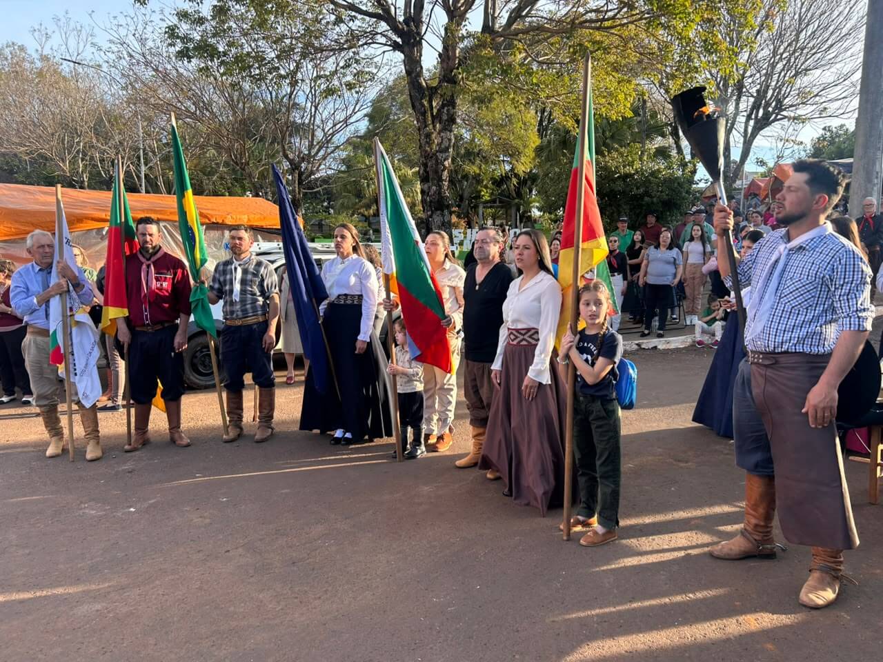 Capa Chama Crioula marca abertura do XXIV Acampamento Farrapo em Dois Irmãos das Missões