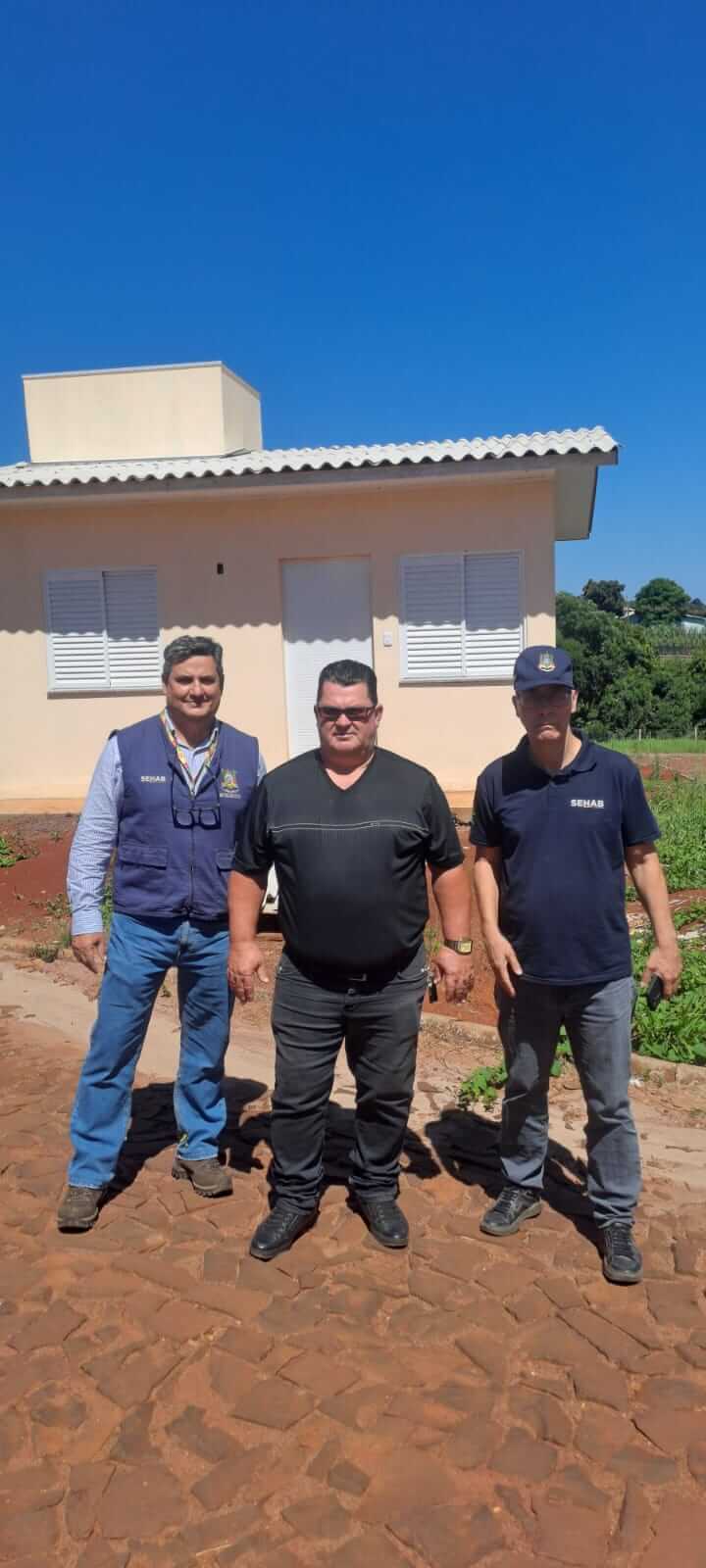 Capa Prefeito em exercício Maninho acompanha vistoria de obras do conjunto habitacional em Dois Irmãos das Missões