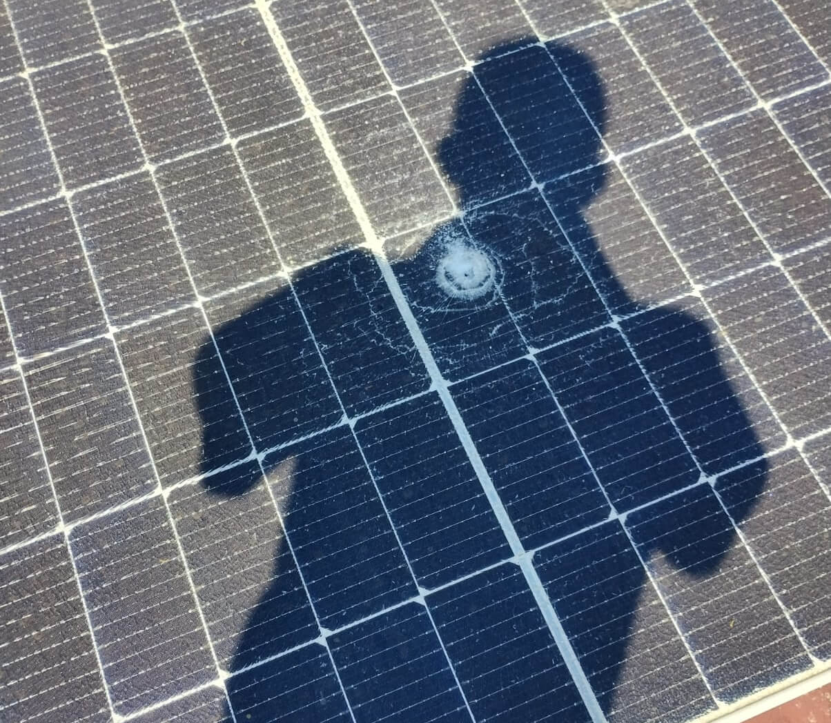 Capa Casa é atingida por bala perdida em Erval Seco