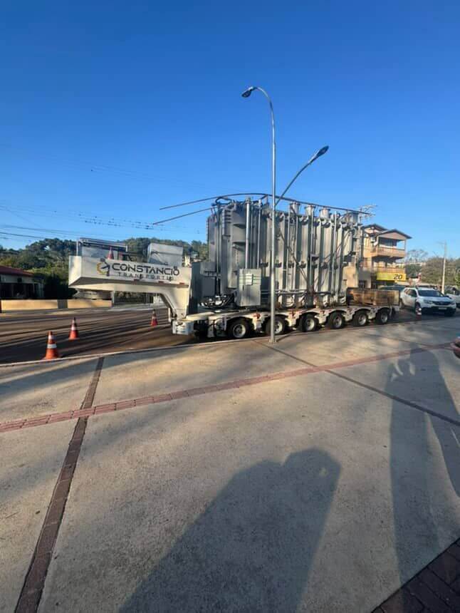 Capa Transformador de 230 mil volts chama atenção na Praça do Imigrante em Erval Seco